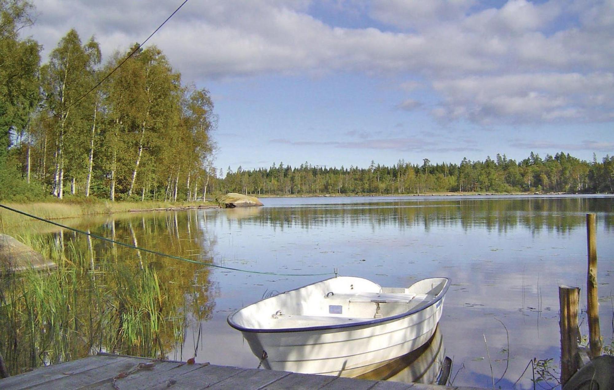 3 Bedroom Amazing Home In Lnsboda Falsehult Buitenkant foto