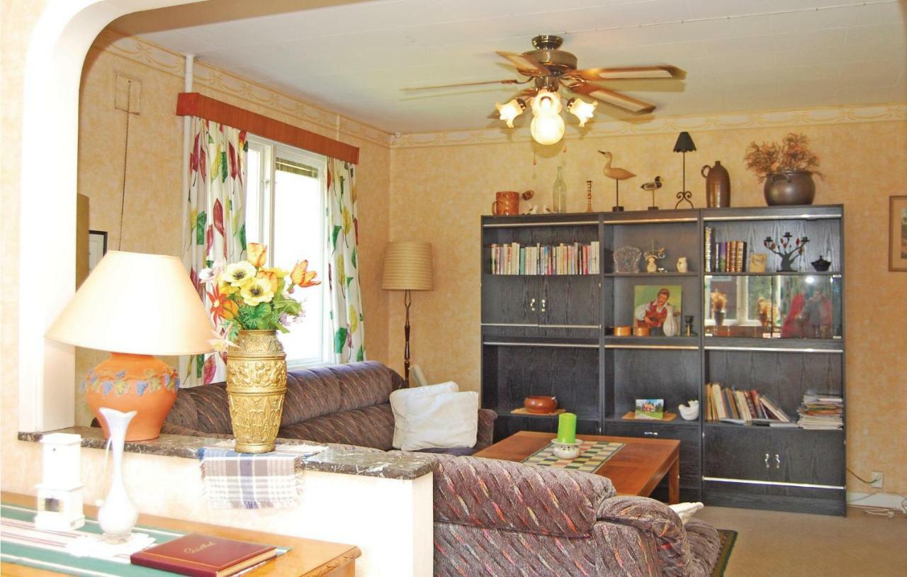 3 Bedroom Amazing Home In Lnsboda Falsehult Buitenkant foto