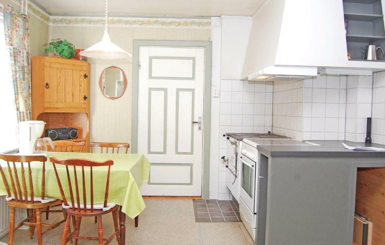 3 Bedroom Amazing Home In Lnsboda Falsehult Buitenkant foto